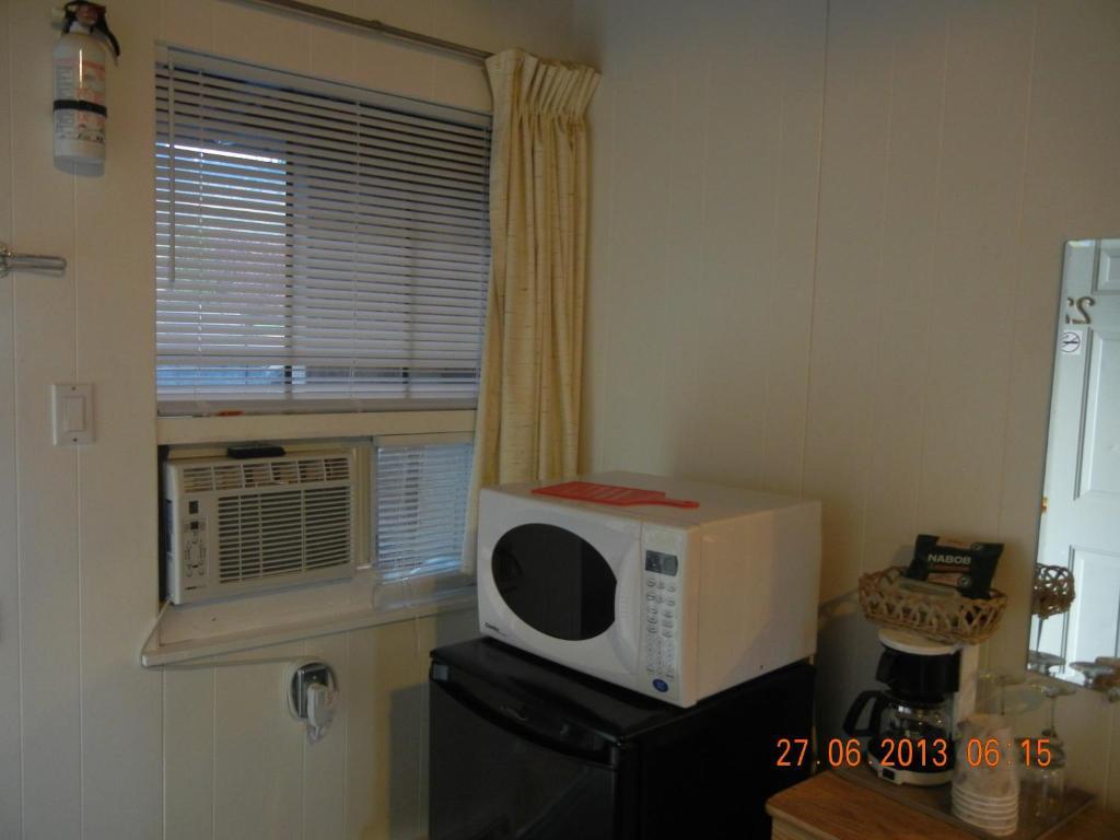 Holiday House Motel Penticton Zimmer foto
